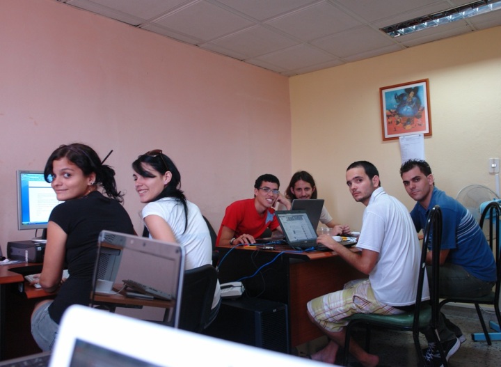 Seis de nosotros. ¿Se inundará de jóvenes Cubadebate?